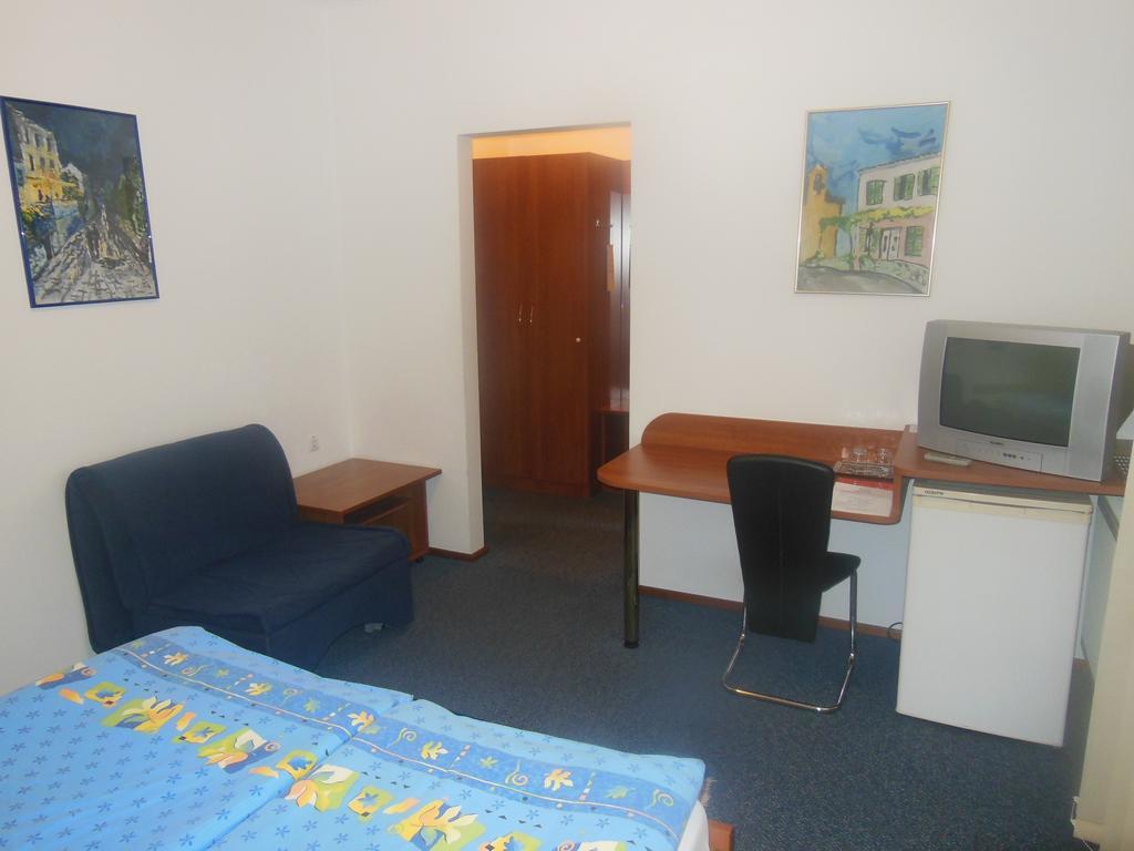Hotel Pri Belokranjcu Novo Mesto Phòng bức ảnh