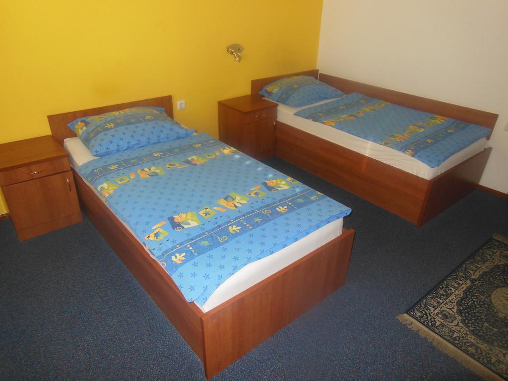 Hotel Pri Belokranjcu Novo Mesto Phòng bức ảnh