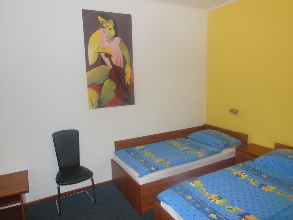 Hotel Pri Belokranjcu Novo Mesto Phòng bức ảnh