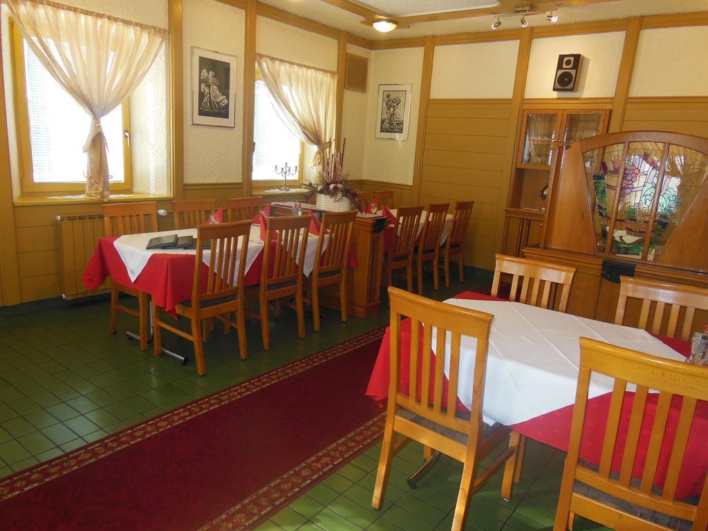 Hotel Pri Belokranjcu Novo Mesto Ngoại thất bức ảnh