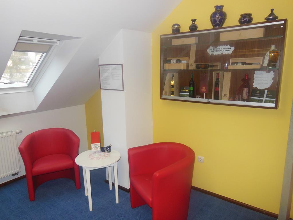 Hotel Pri Belokranjcu Novo Mesto Ngoại thất bức ảnh